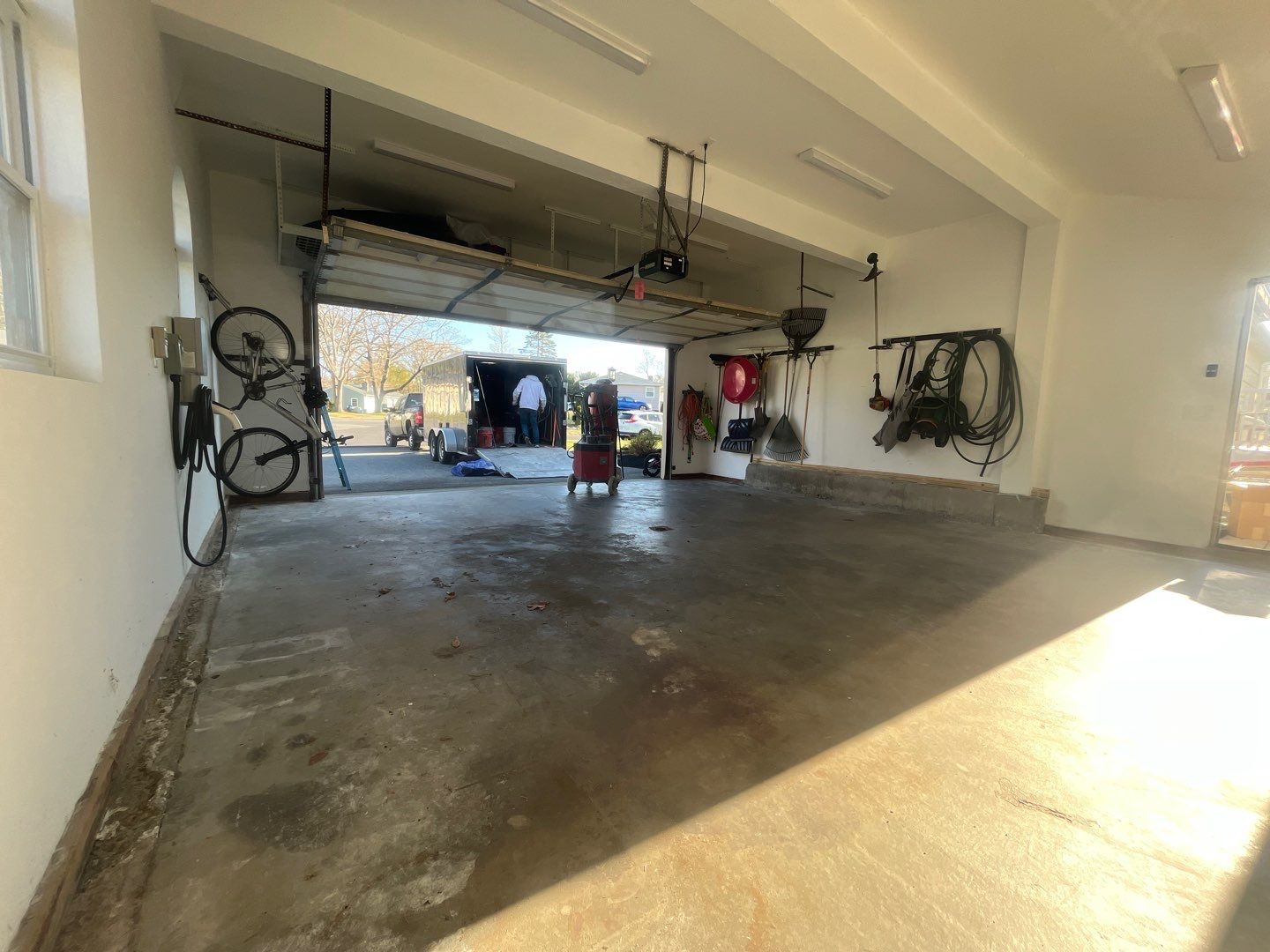 Garage in Shrewsbury, MA 01545 by Symphony Concrete Coatings