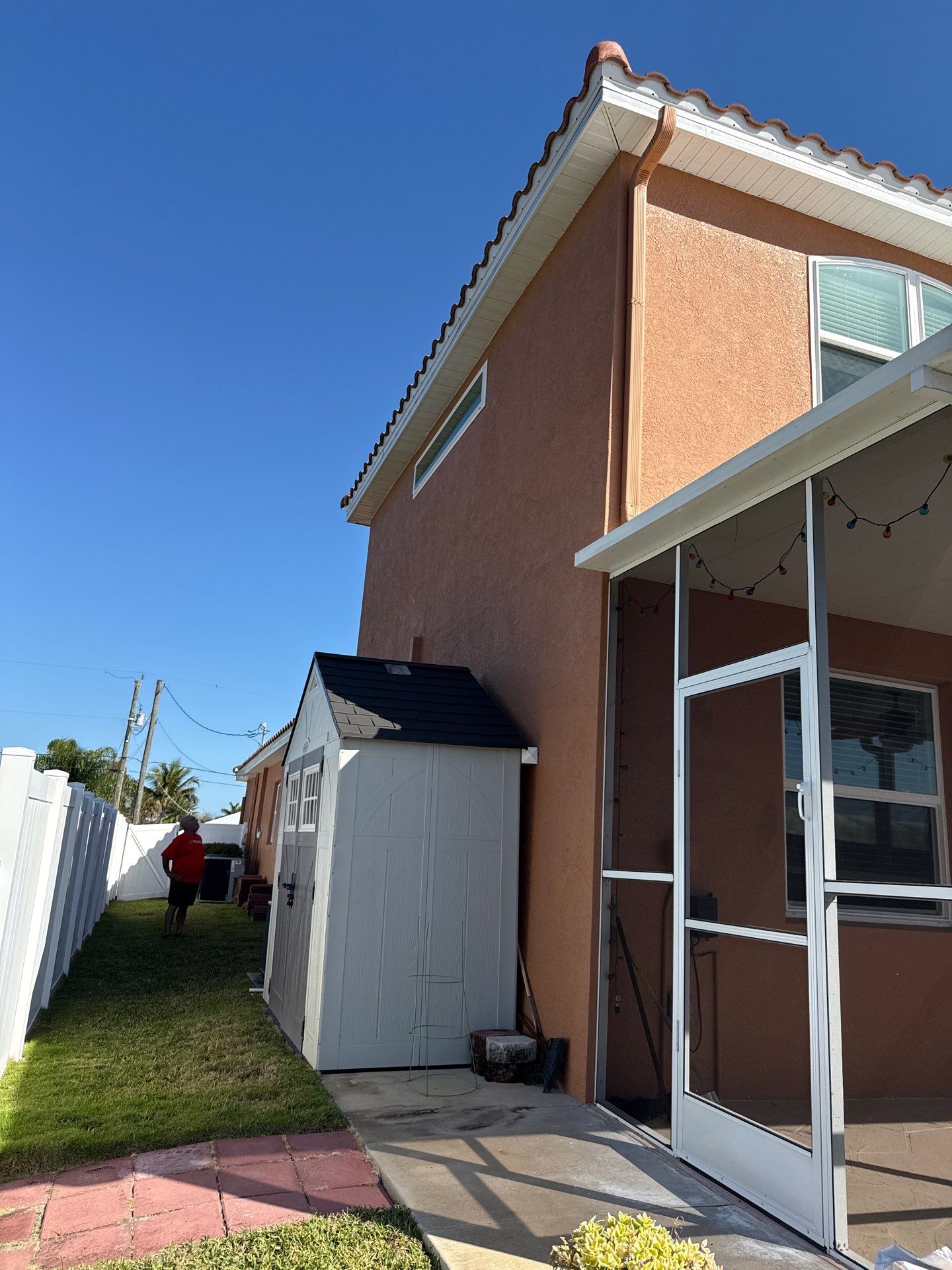 7 inch seamless gutters using Seamless Aluminum Gutters in Fort Myers, FL by Gutter Professors