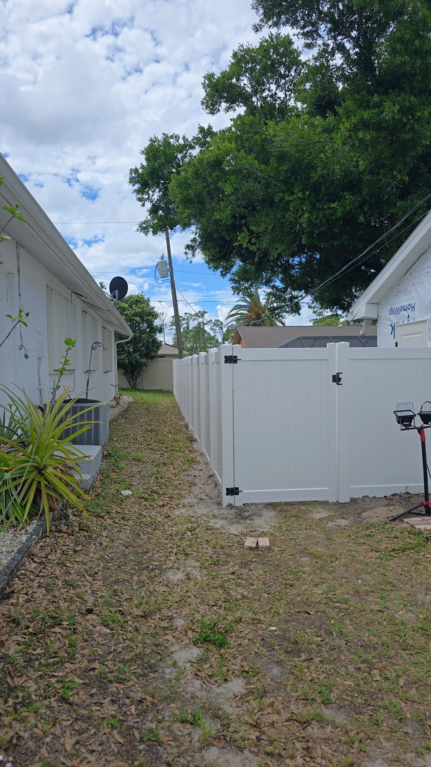 Vinyl Fence Install in Port Charlotte by True Fence LLC