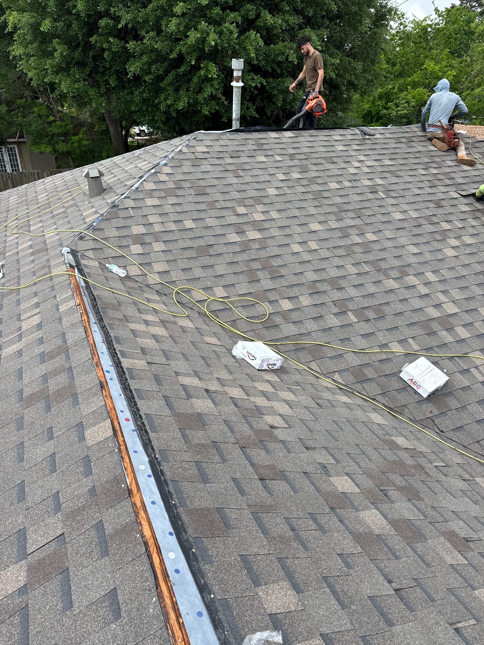 North Shore Roof Installation using Atlas Pinnacle Pristine by Modern BYLT Roofing & Construction