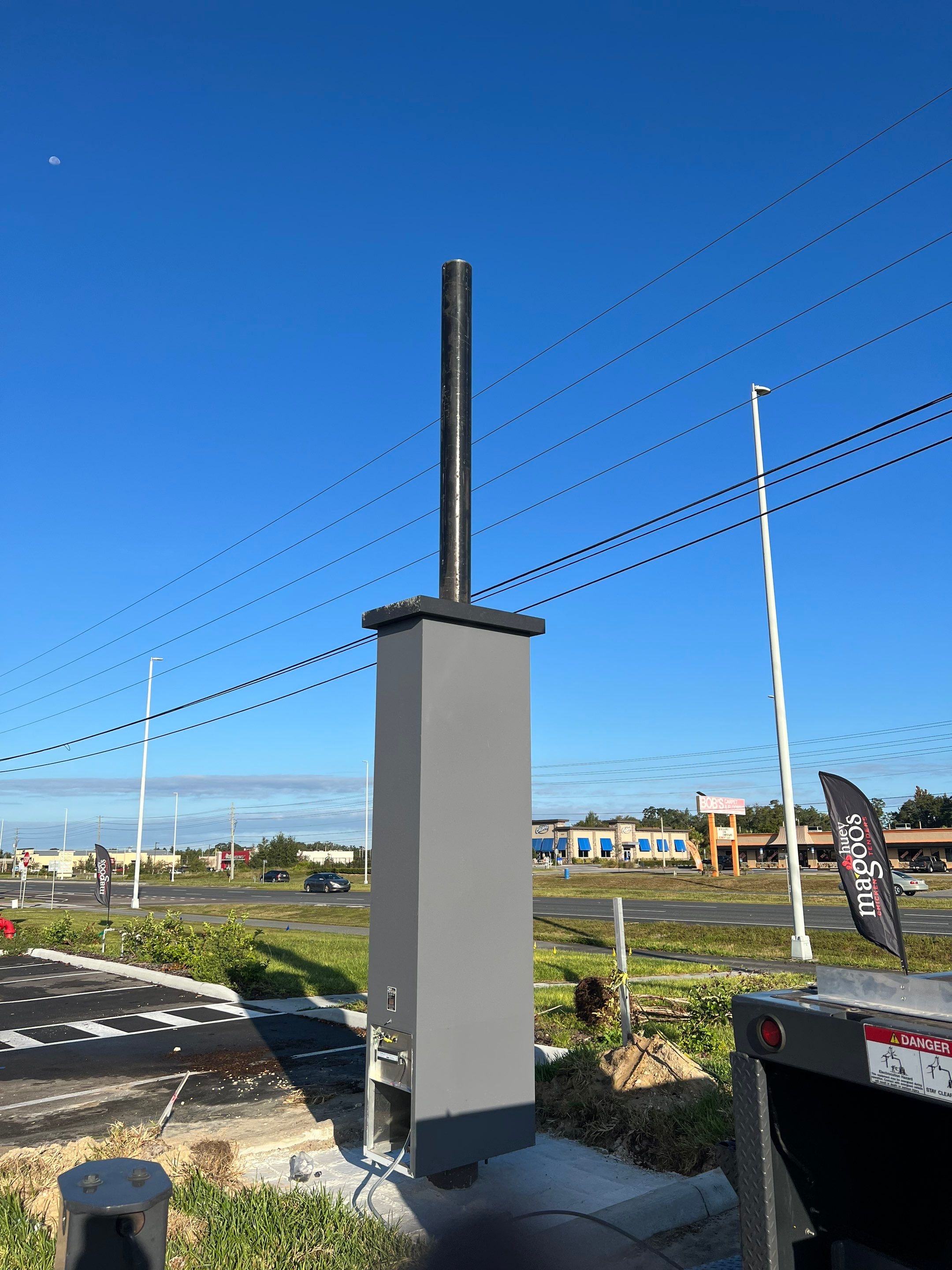 Pylon Sign for Huey Magoos Brooksville by SignCrafters