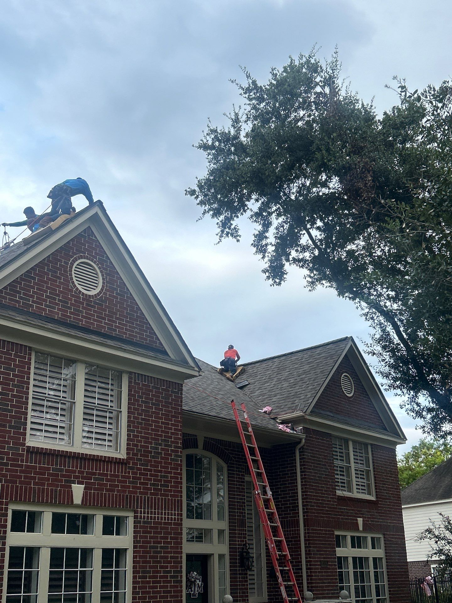 Residential Roofing Installation using Owen's Corning Duration (Lifetime) Shingles by Roof Repair Company