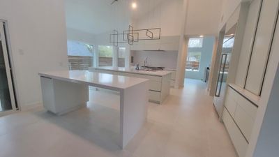 Modern & Clean Kitchen