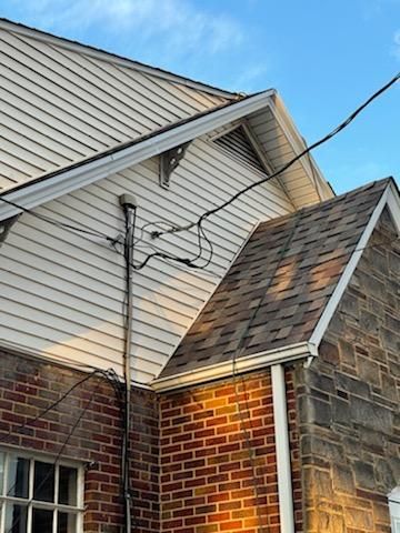 ATLAS PINNACLE COLOR: MAJESTIC SHAKE DRIP EDGE: WHITE by Eagle Eye Roofing