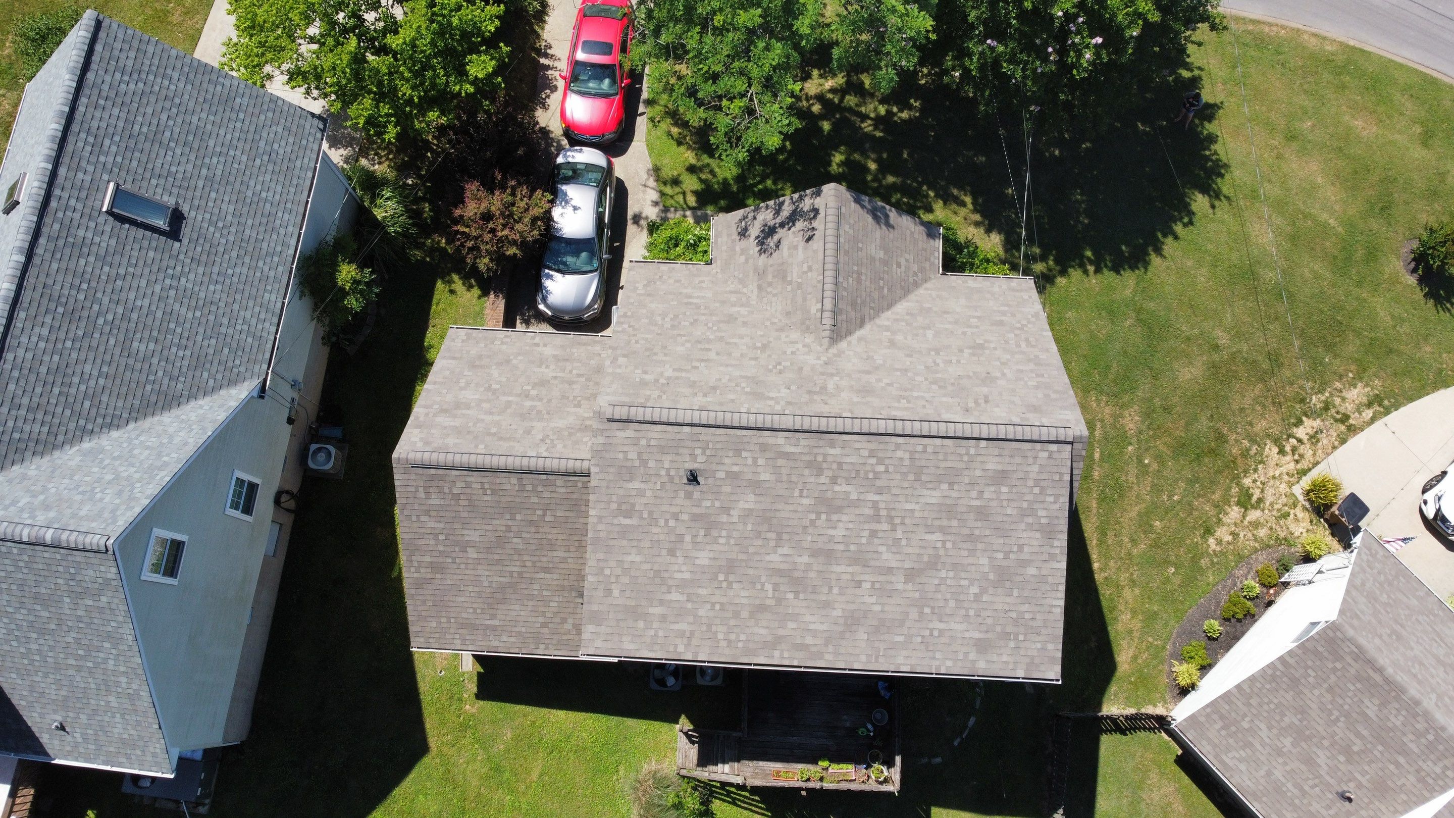 Residential Roofing Installation using Owens Corning Oakridge Roofing System by Undersun Roofing 