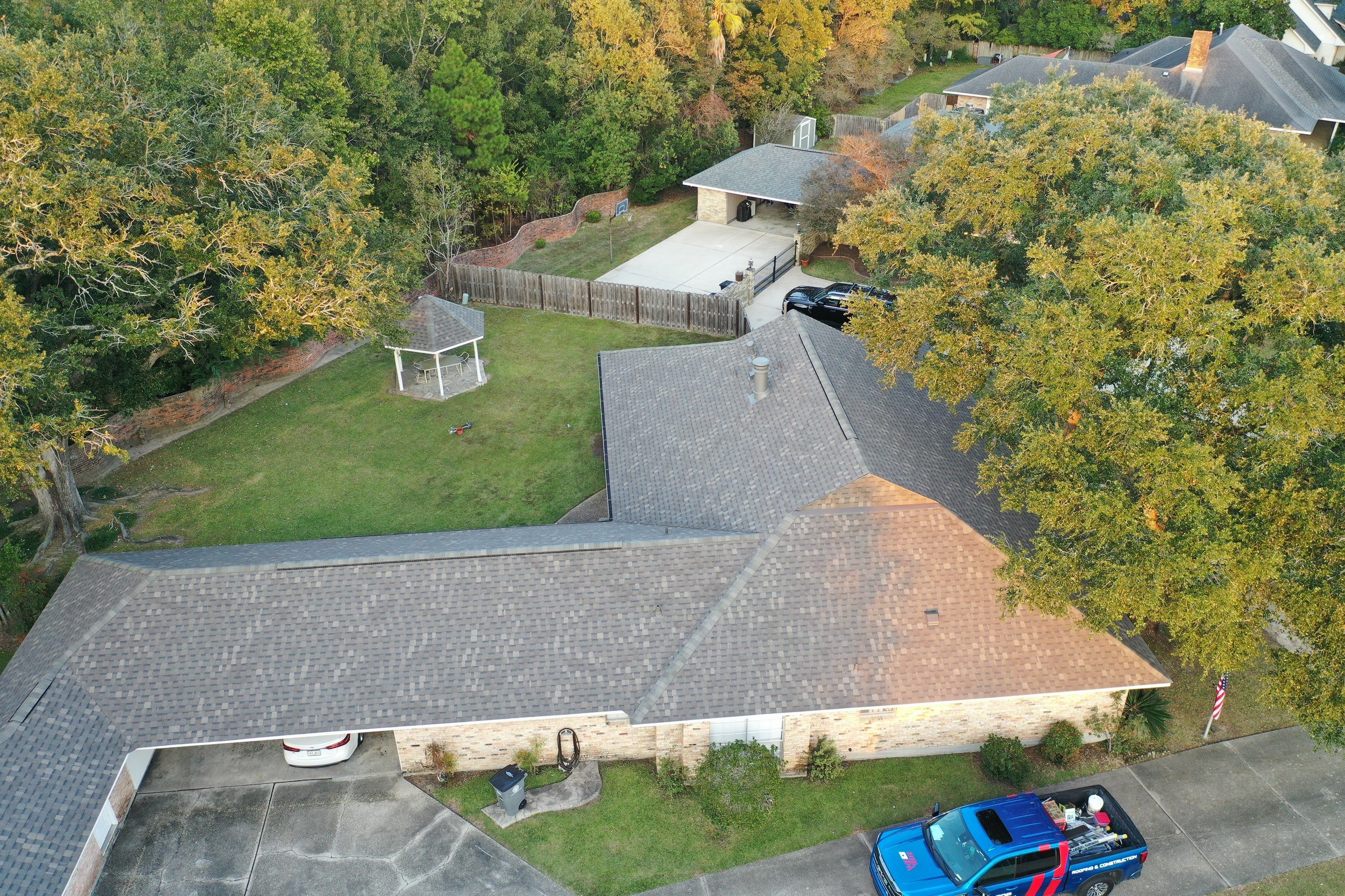 Atlas Pinnacle Pristine Weathered Wood by Top Team Roofing & Construction