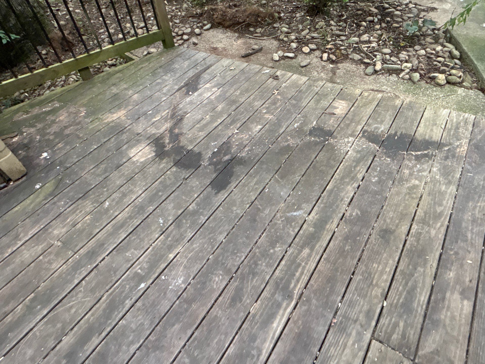 Wood Deck using Wood Sealant by DuraSeal