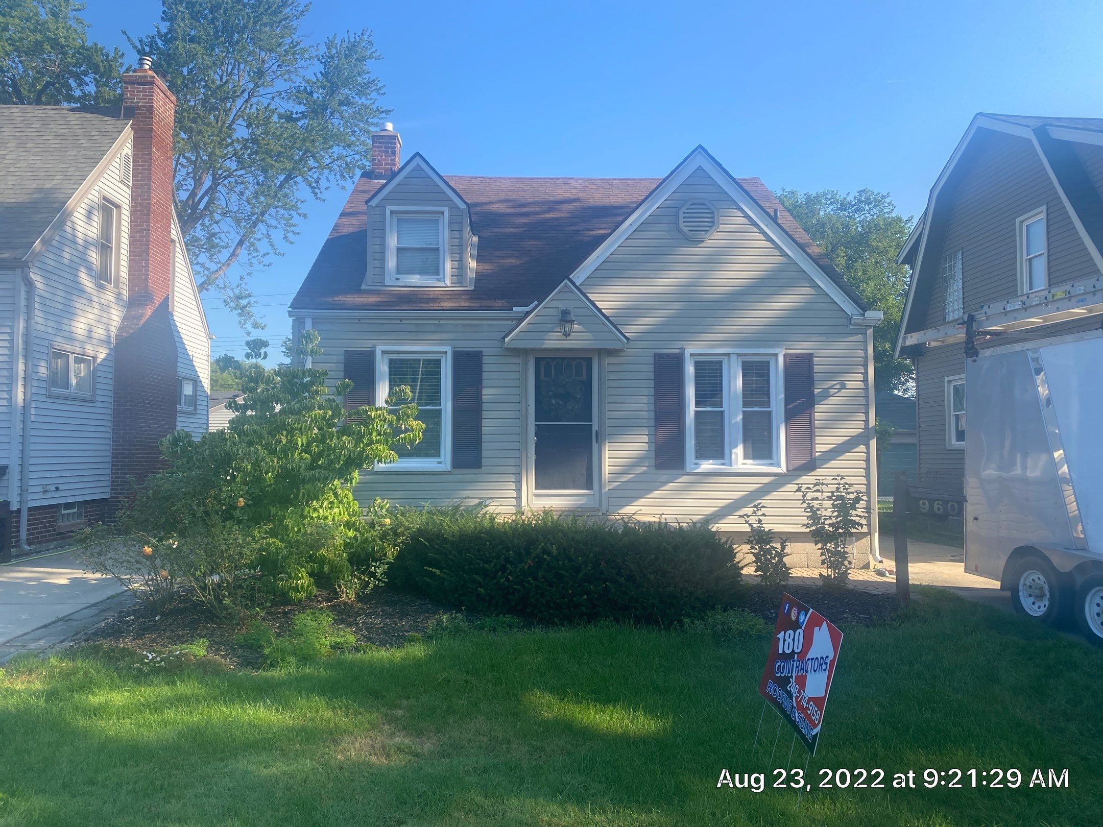 Siding Replacement using CertainTeed Restoration Classic D5 Forest Green by 180 Contractors