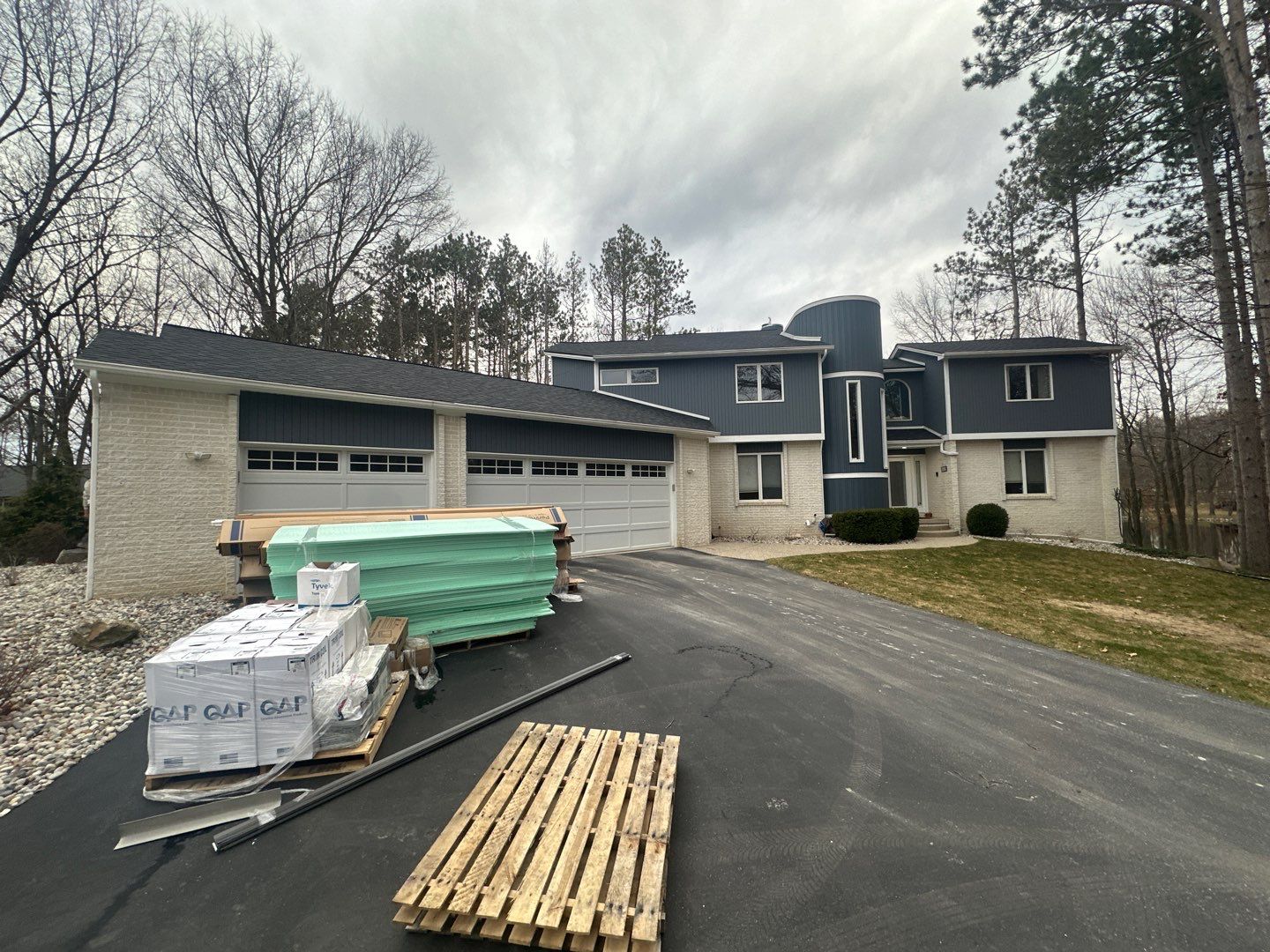 Siding Replacement using Certainteed Monogram D5 Pacific Blue by 180 Contractors