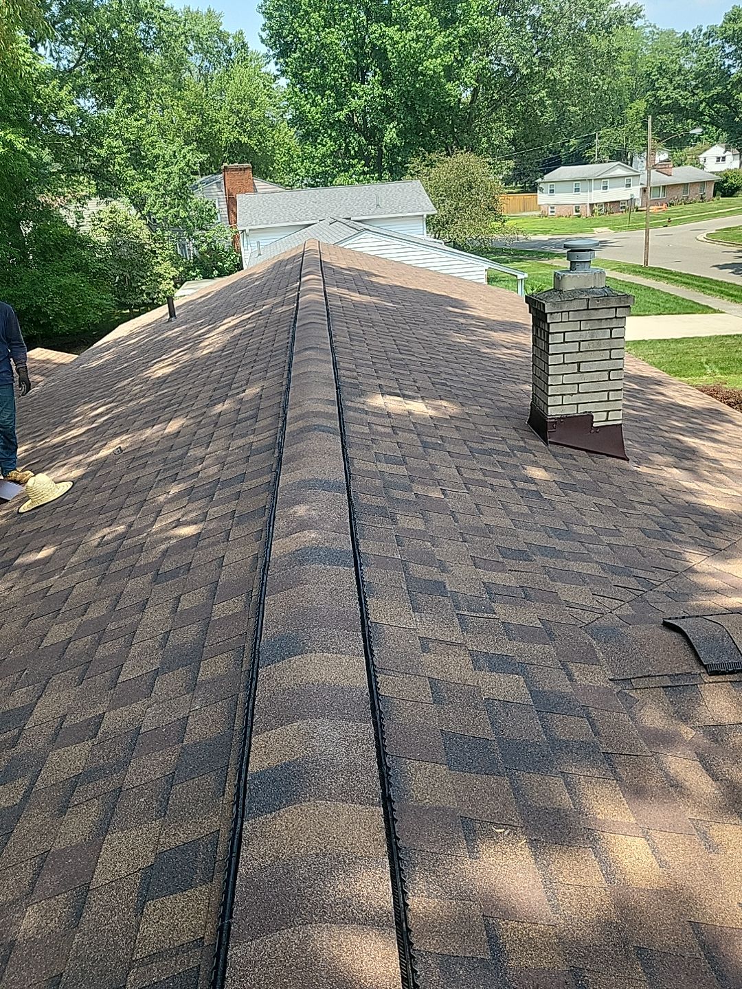 ATLAS PINNACLE COLOR: BURNT HICKORY by Eagle Eye Roofing