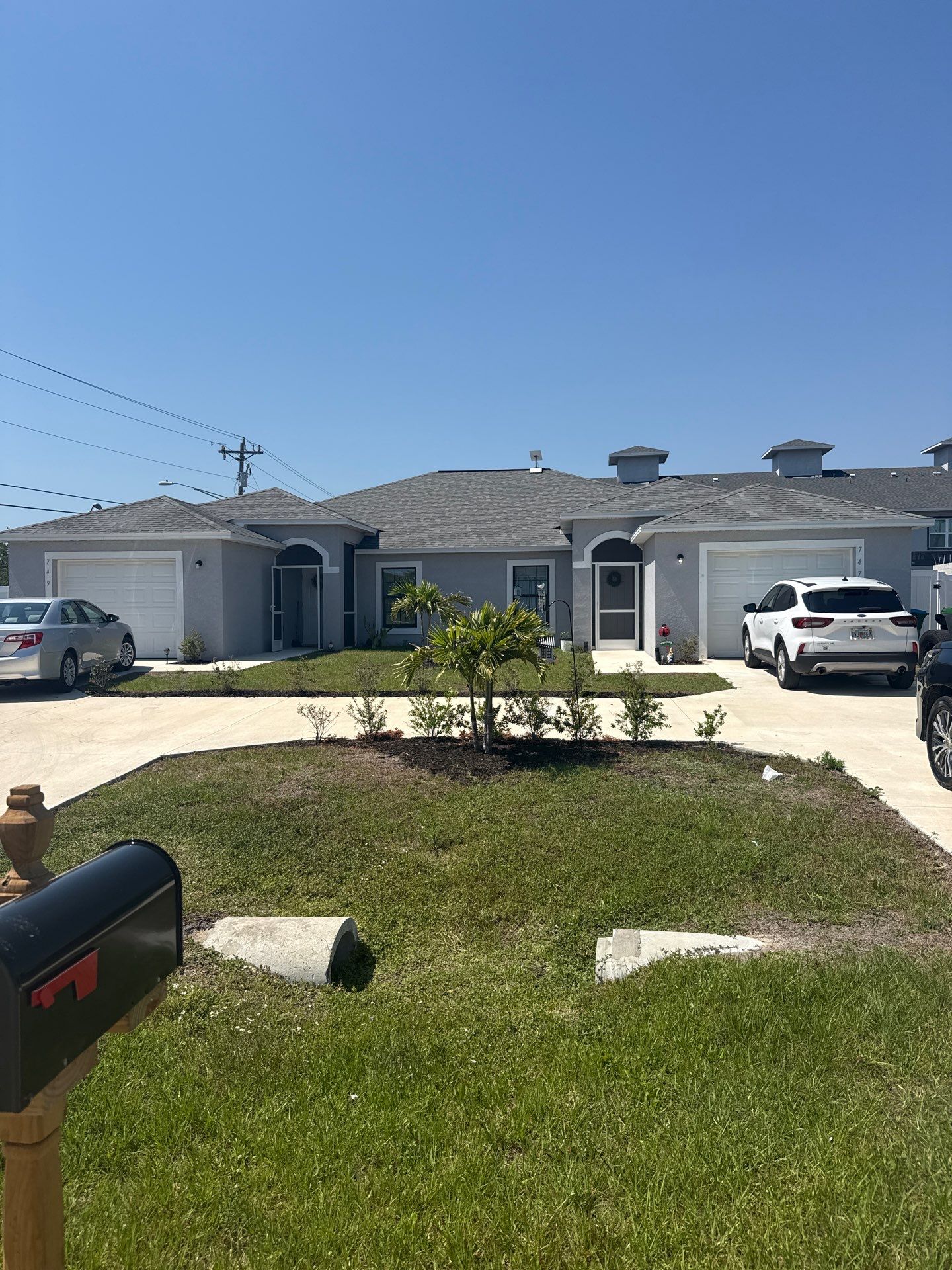 Seamless Aluminum Gutter Installation using K-Style Seamless Gutters in Cape Coral FL by Gutter Professors