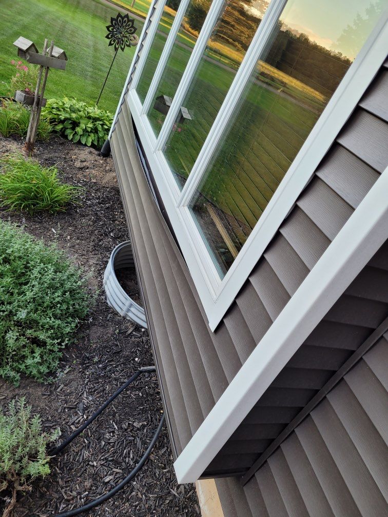 Siding Replacement using Certainteed Restoration Classic D4 by 180 Contractors