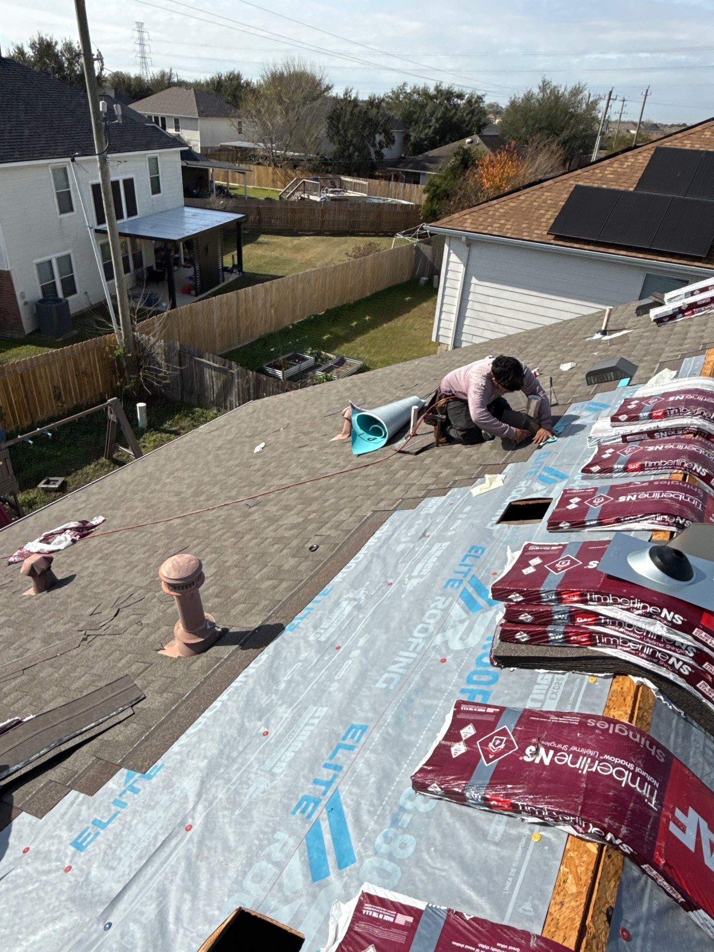 GAF Natural Shadow - Weathered Wood by Elite Roofing LLC