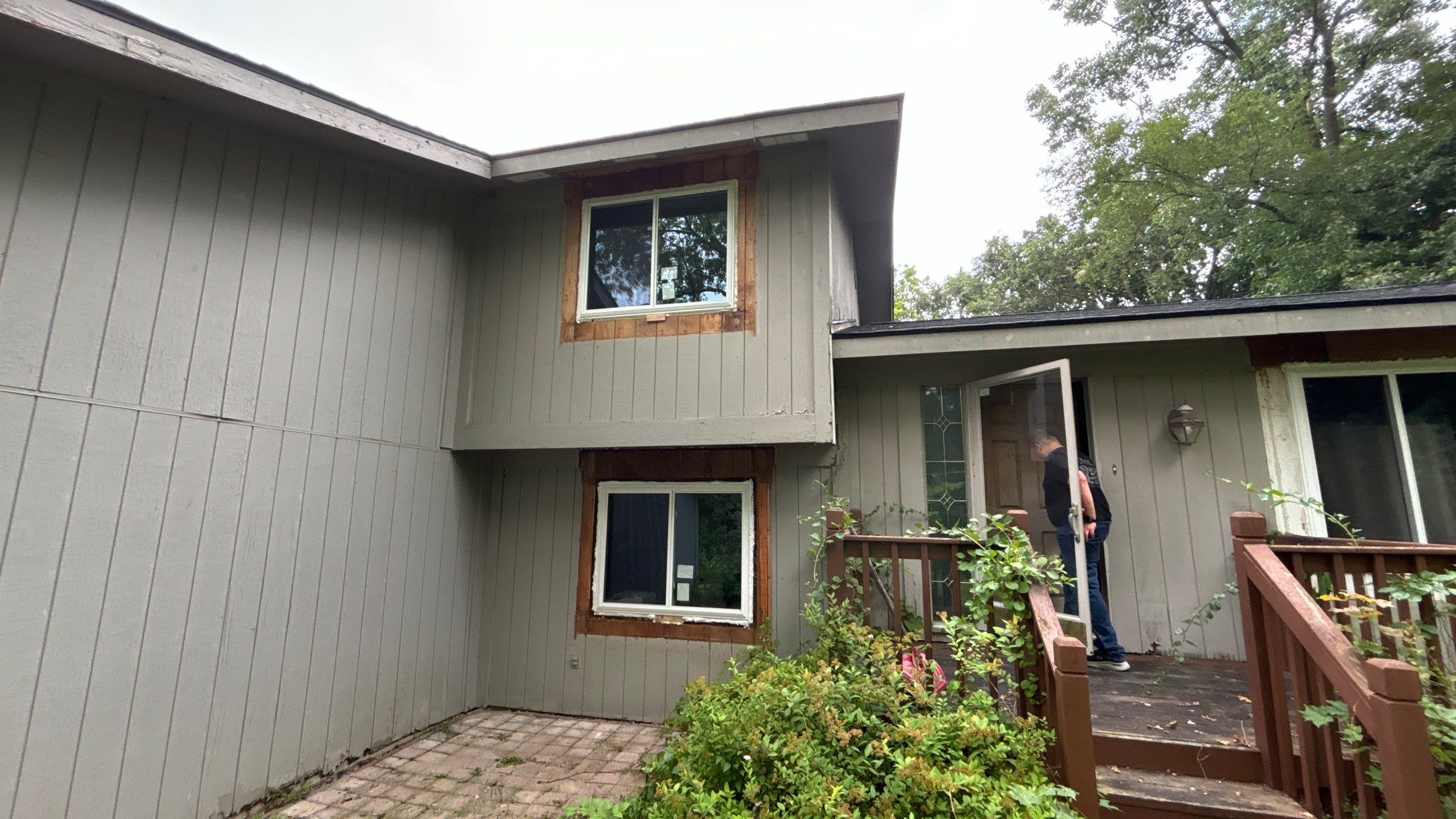 Siding Replacement using Alside D4 1/2" Dutchlap by 180 Contractors