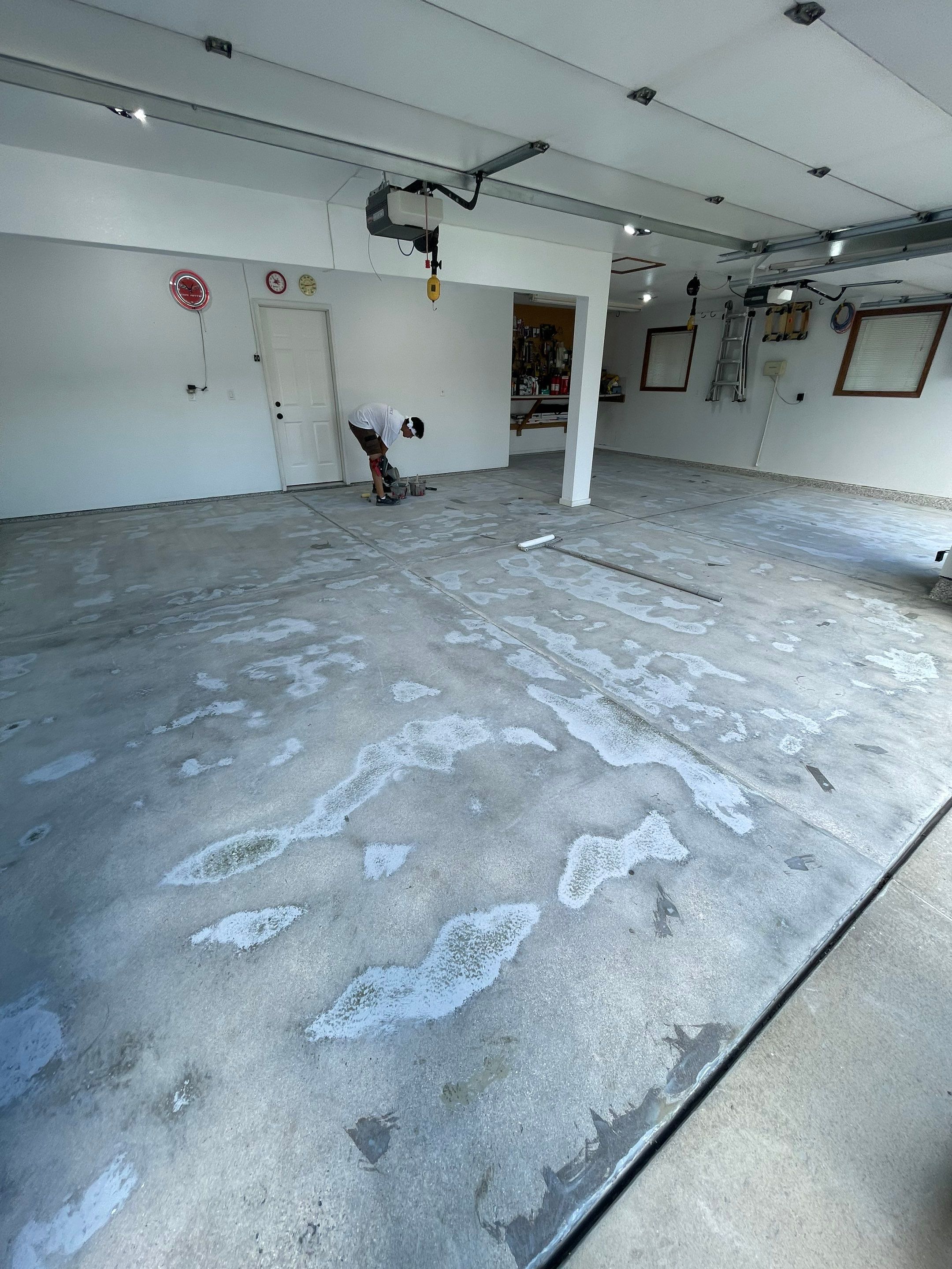 Multi-Car Garage Concrete Coating with Coyote Flake Finish in Sioux Falls by Select Painting, Coatings & Garage Cabinets