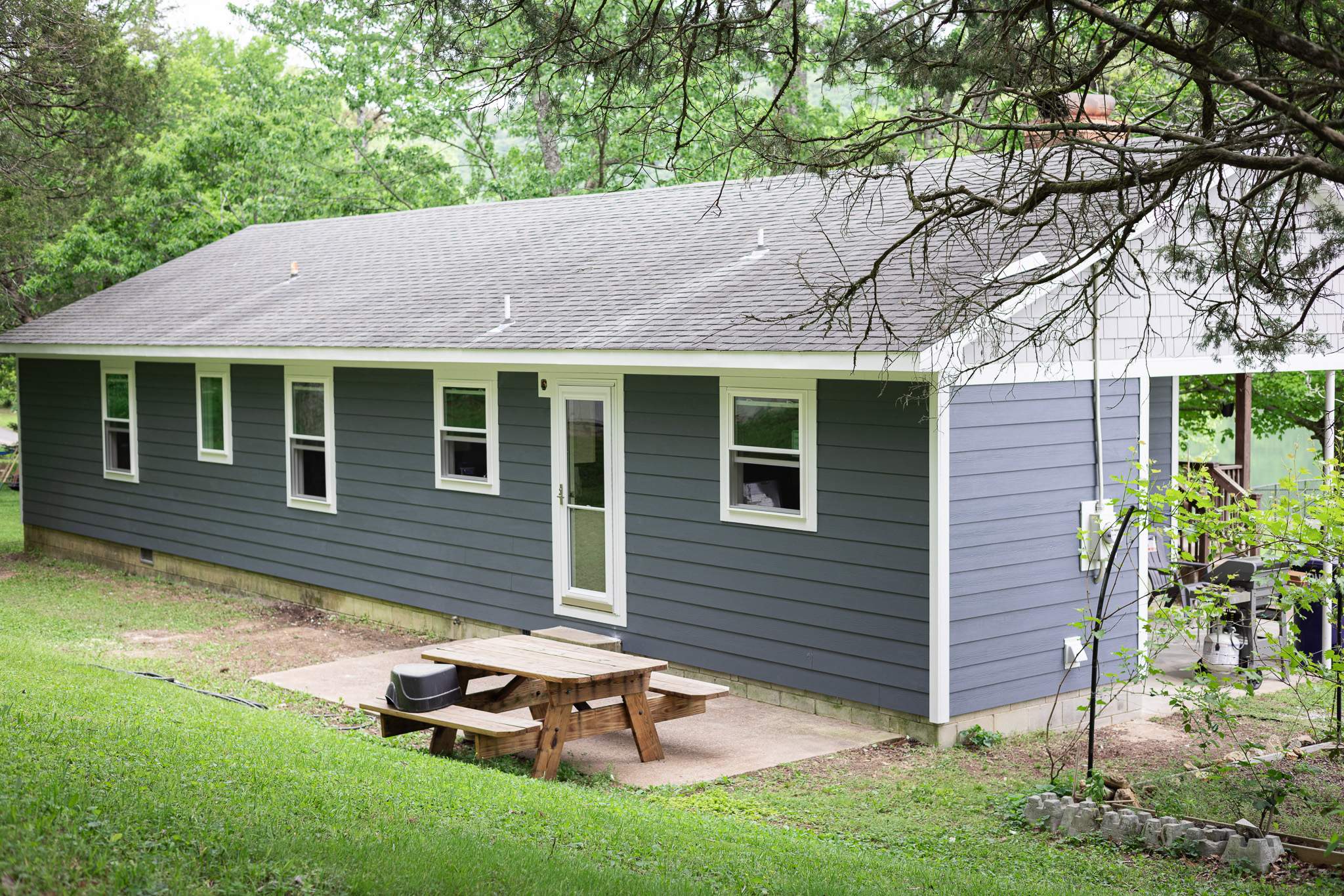 Evening Blue Hardie + Pearl Gray Shake by Freedom Exteriors