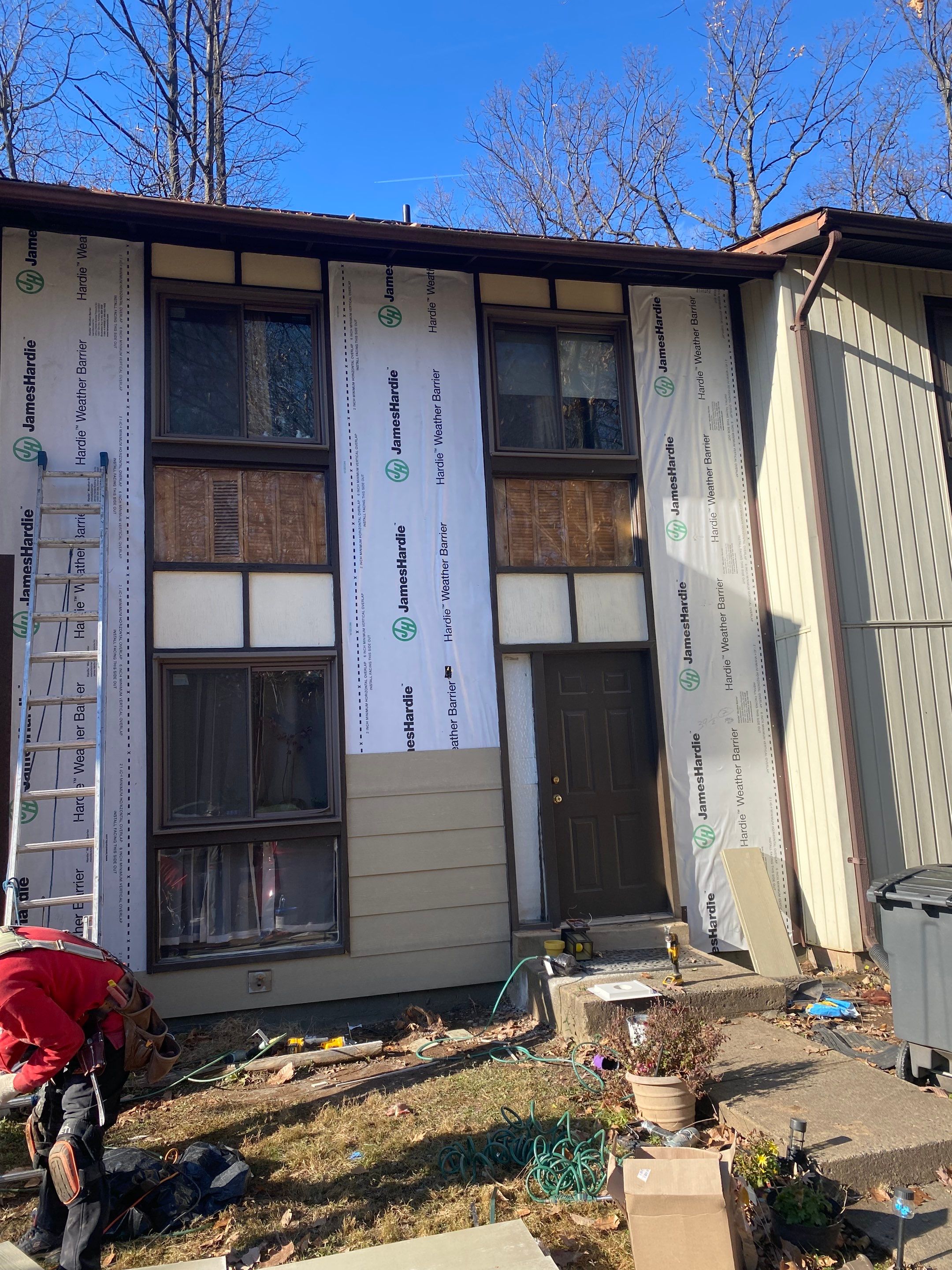 Reston: Residential Siding Replacement with James Hardie Statement Beaded Plank in Cappuccino Muffin by RM Banning, Inc.