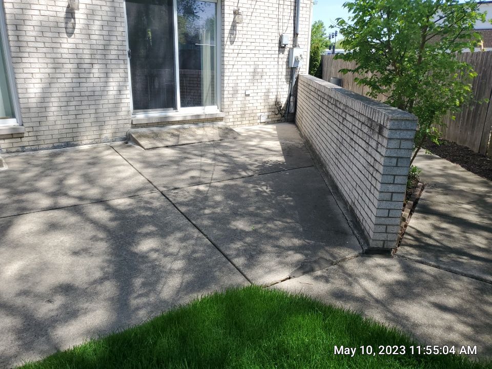 Lincolnwood, IL house washing, and patios by Northern Power Washing LLC.