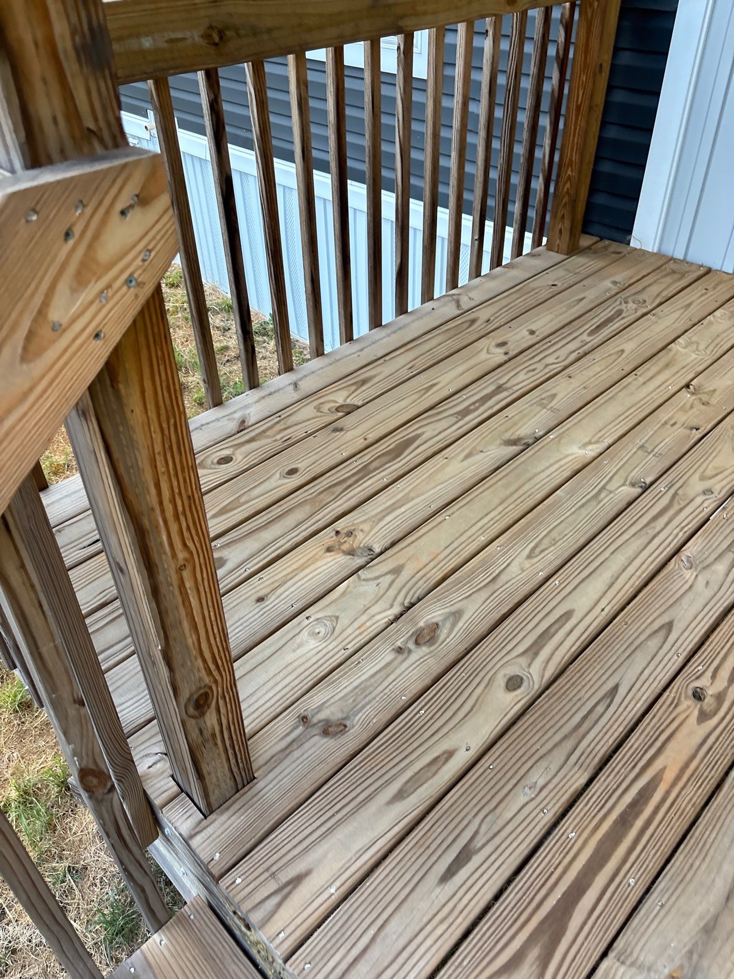 Wood Deck using Wood Sealant by DuraSeal
