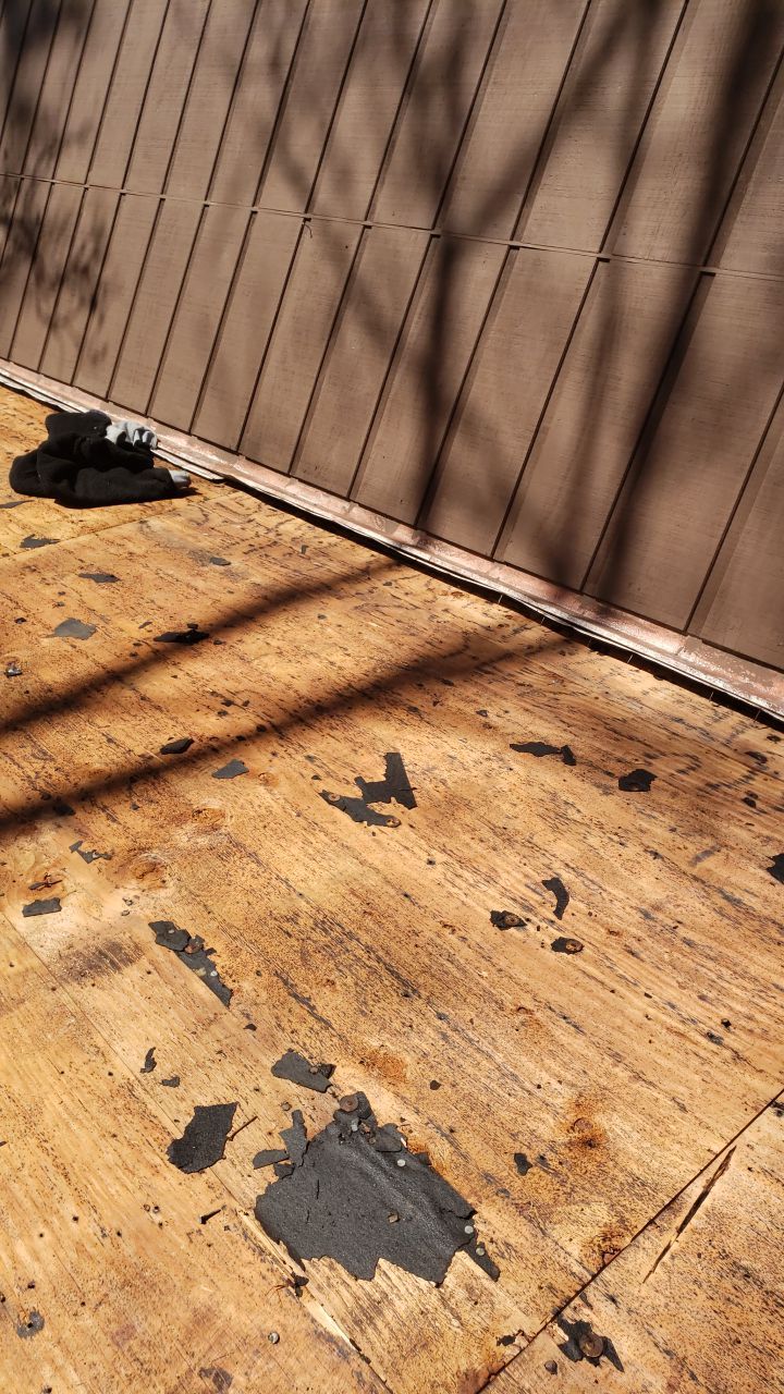 Reston CertainTeed Landmark Resawn Shake New Roof Installation & Siding/Trim Repairs by RM Banning, Inc.