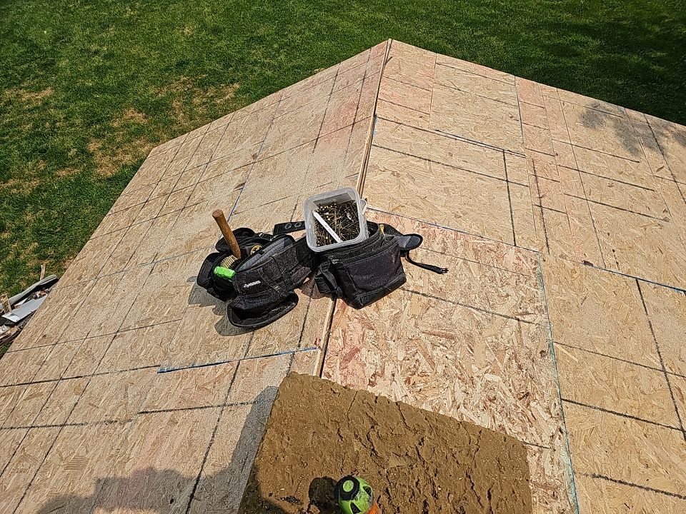 ATLAS PINNACLE COLOR: PRISTINE BLACK by Eagle Eye Roofing