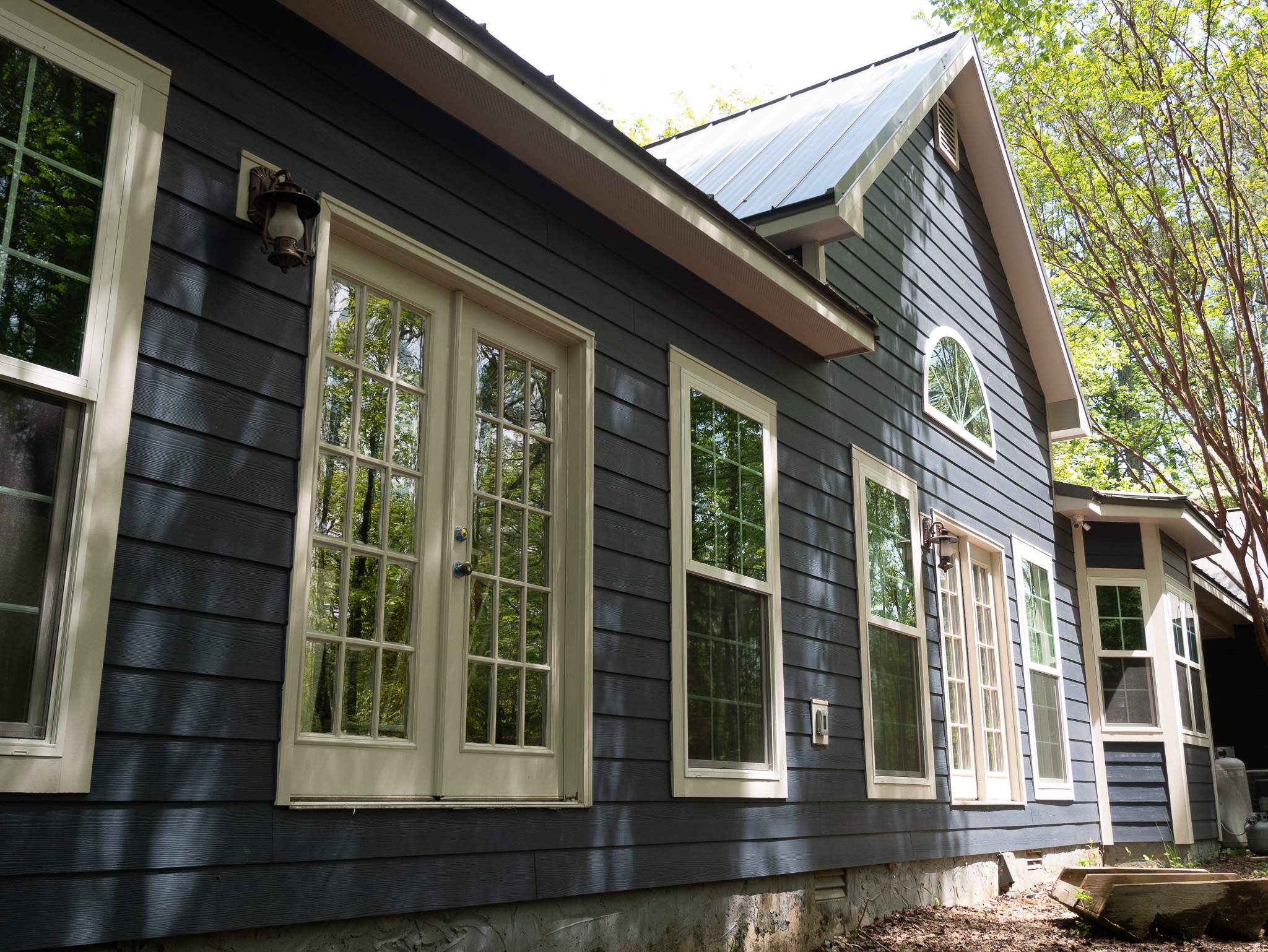 Deep Ocean Hardie + Windows by Freedom Exteriors