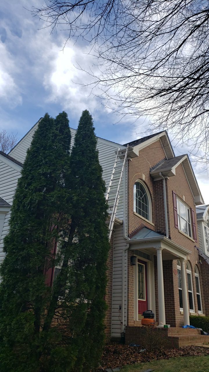 Fairfax Station: CertainTeed Landmark Pro Designer Shingles in Max Def Weathered Wood by RM Banning, Inc.