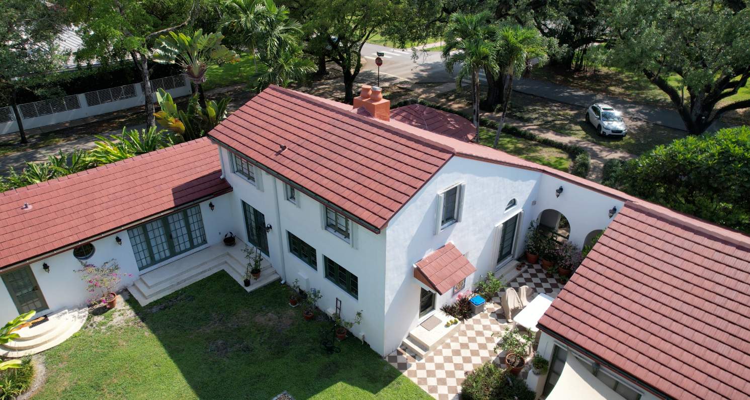 Ludowici - LudoShake - Burgundy by Istueta Roofing