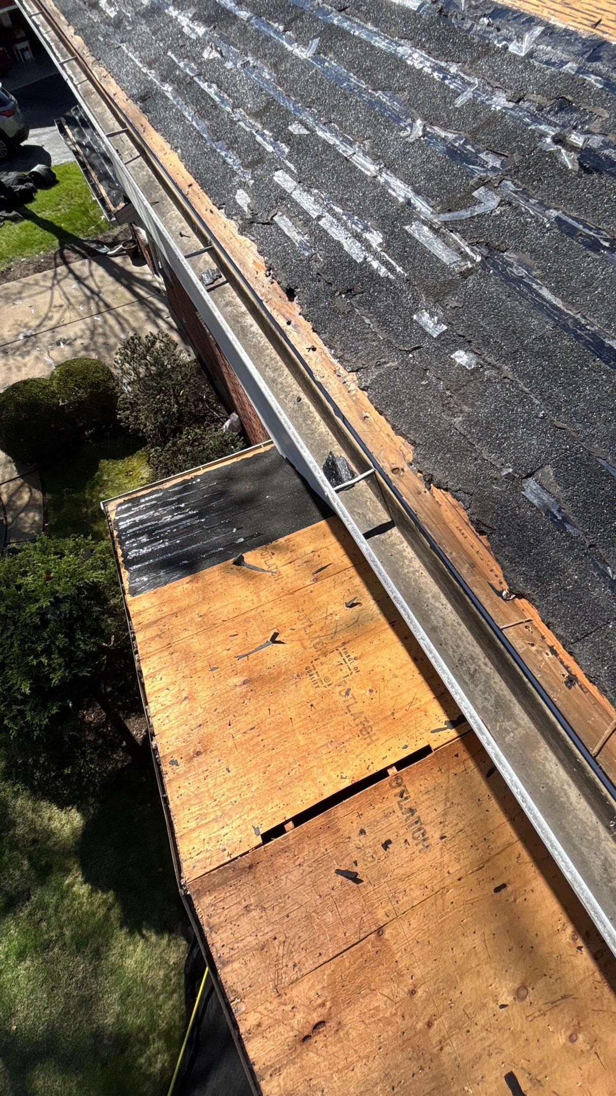 Roof Replacement using Owens Corning Onyx Black by 180 Contractors