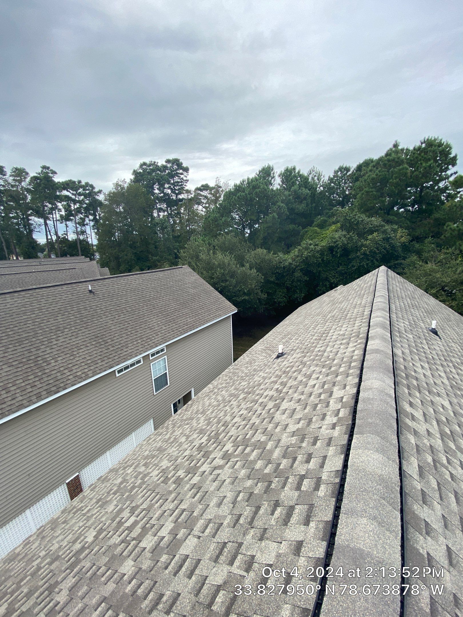 GAF HDZ - Weathered Wood by Linta Roofing Inc