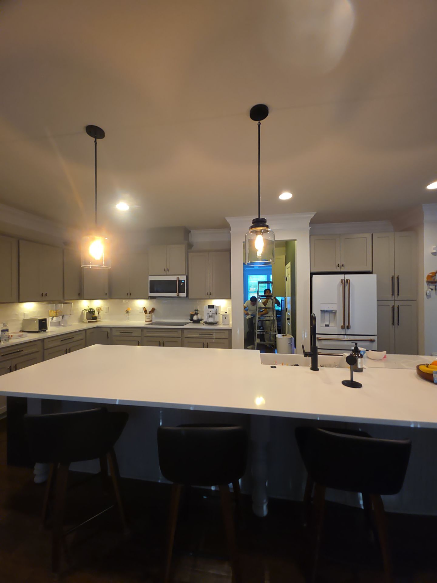 From Dated to Dazzling: A Bright Kitchen Transformation in Holly Springs by Elite Remodeling and Design LLC