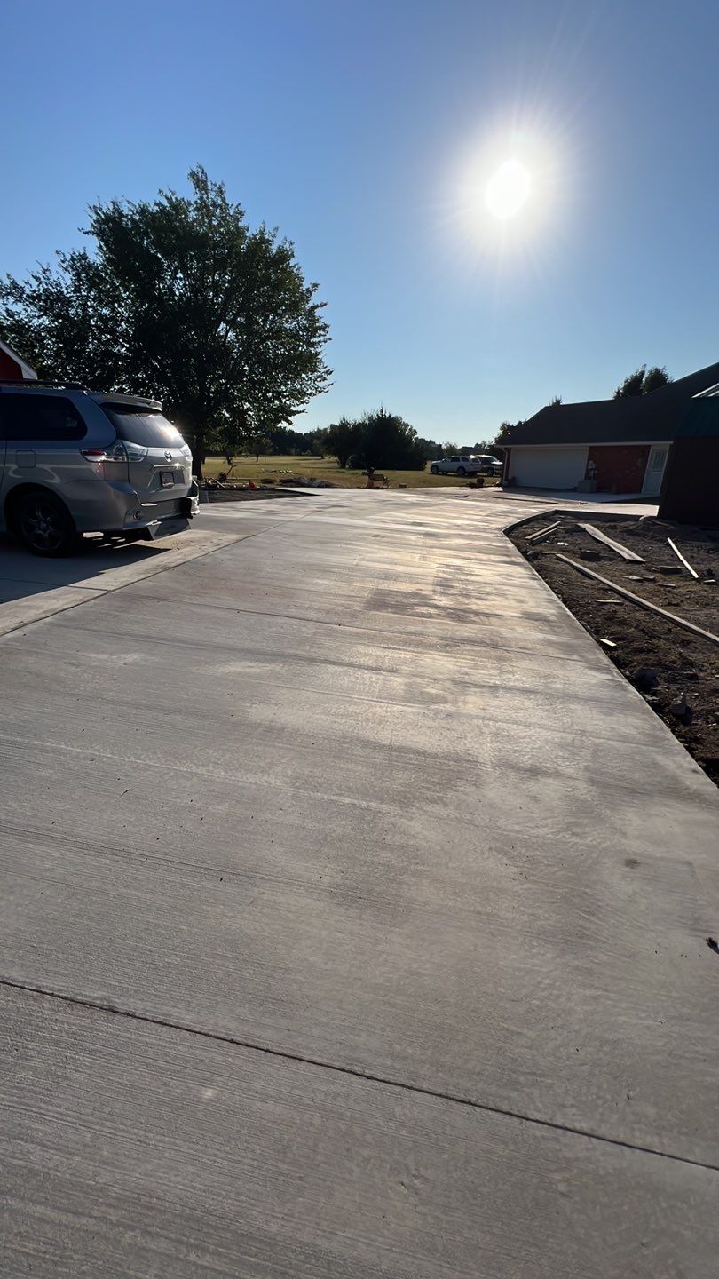 1000' Drive and Patio using Concrete by Clays Services Inc