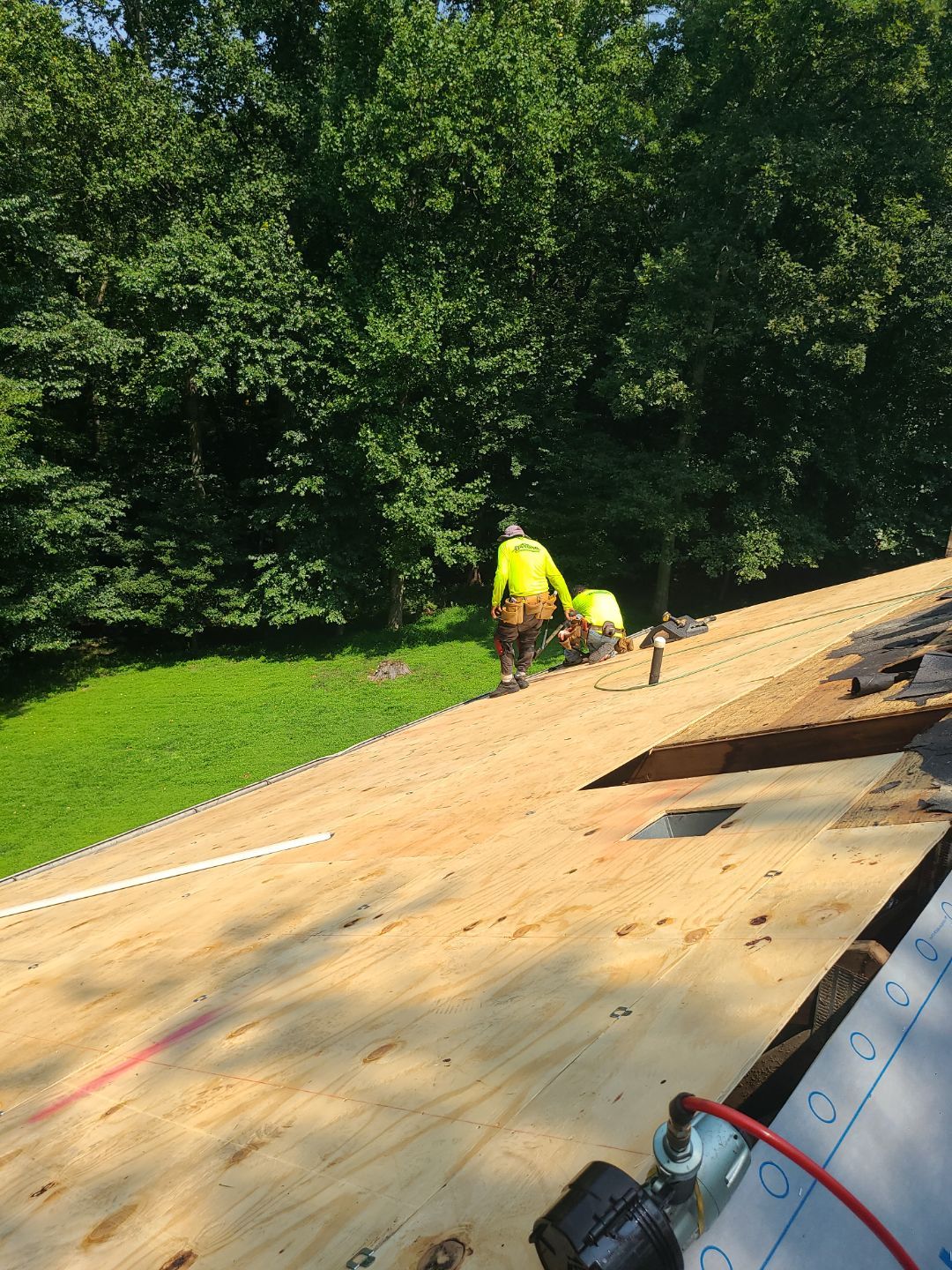 Oakton: Residential Roof Replacement with CertainTeed Landmark Designer Shingles in Pewter by RM Banning, Inc.