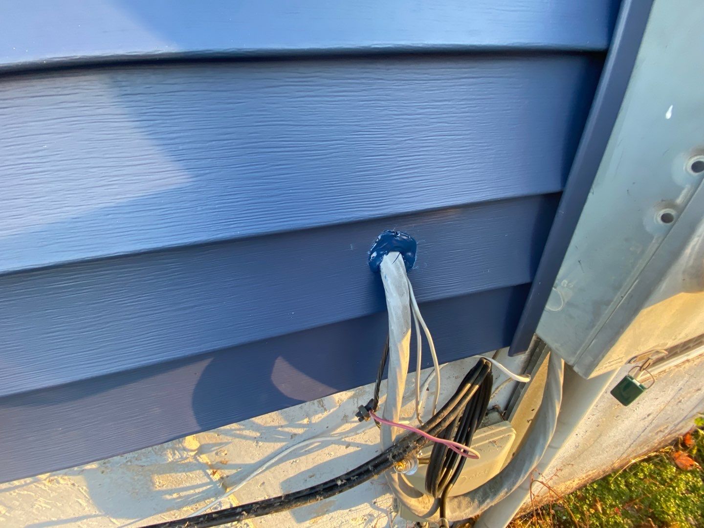 Siding Replacement using Certainteed Restoration Classic D4 Midnight Blue by 180 Contractors
