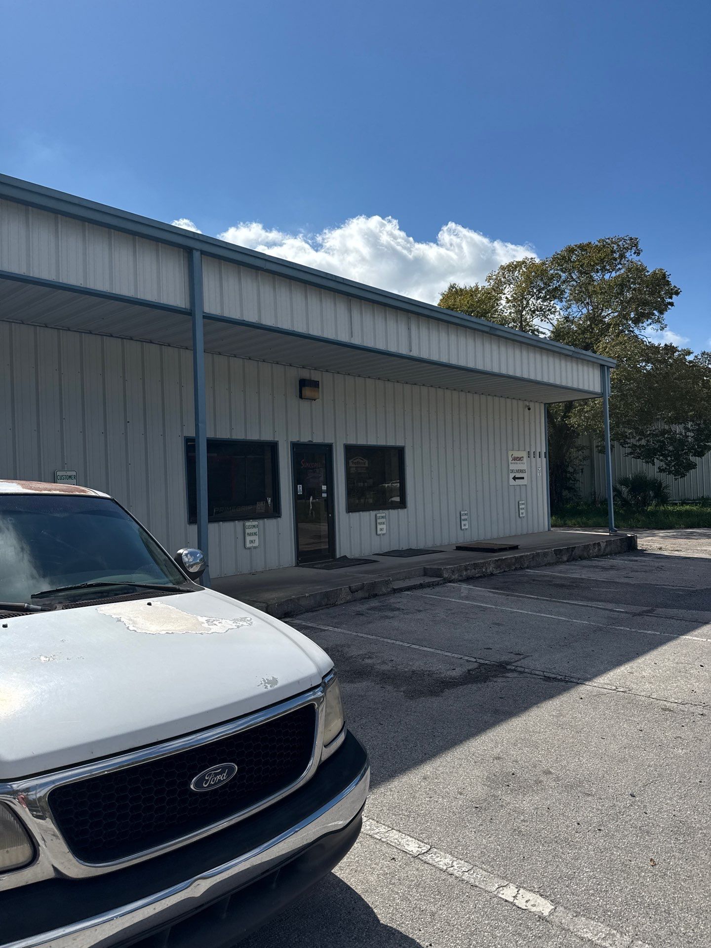 Clean Gutters and Seal Seams in Lakeland FL by Gutter Professors