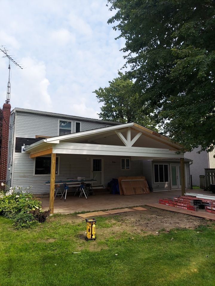 Outdoor Living- Addition by Ivy Lea Construction