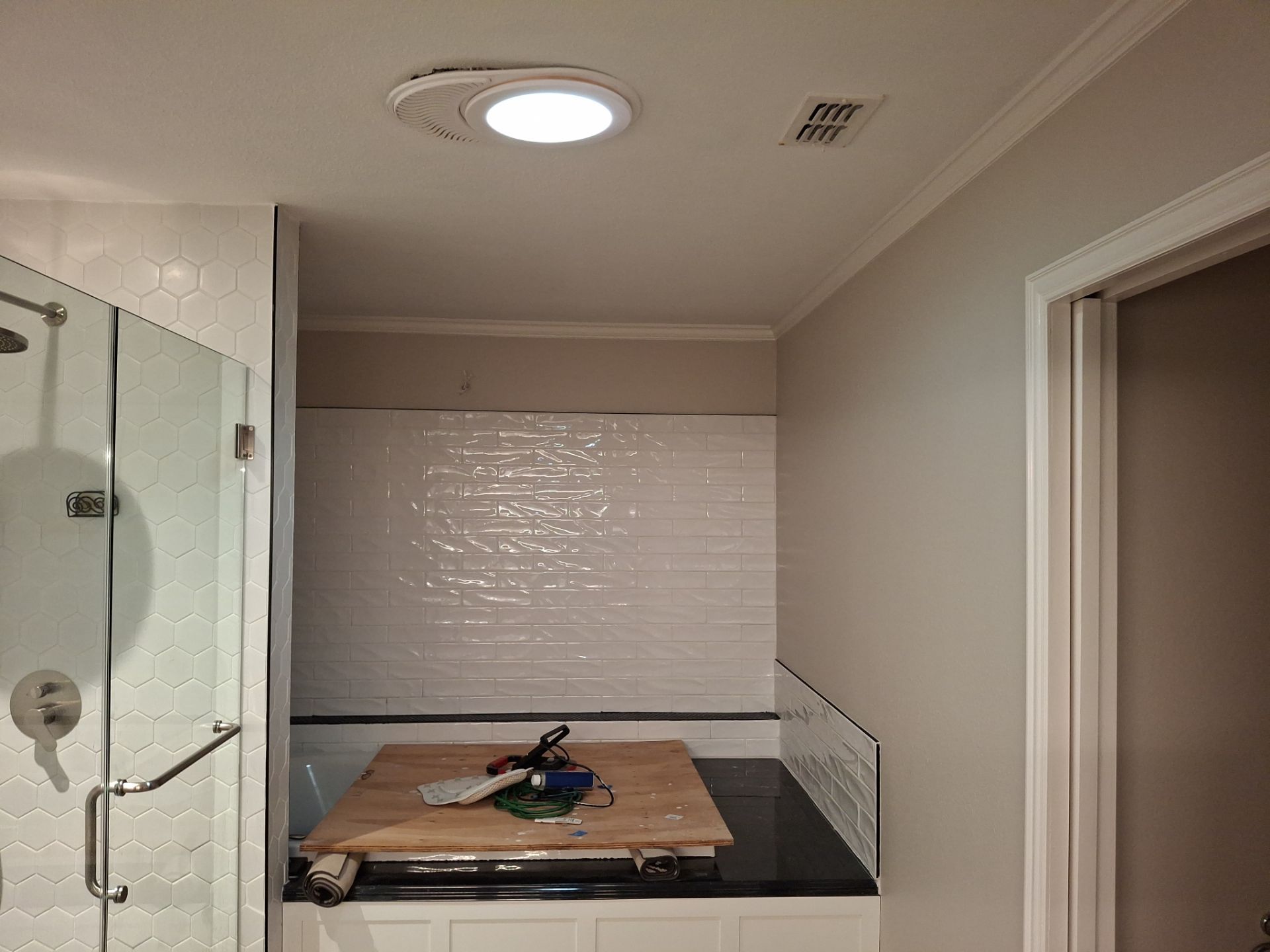 Interior Painting in Tyler, TX | Bathroom & Living Room Ceilings Renewal by Quality Coats Painting