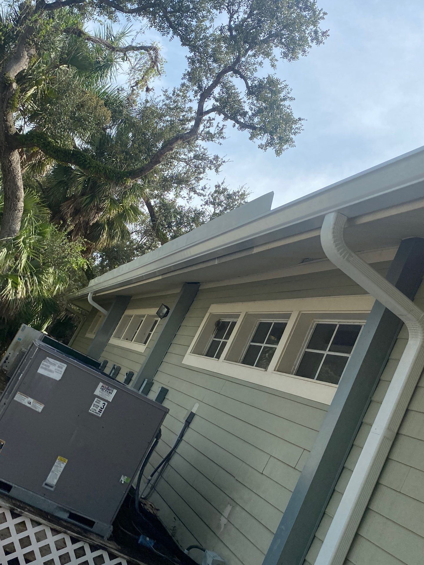 7-Inch Smooth Box Seamless Gutters using smooth box gutters in Fort Myers FL by Gutter Professors