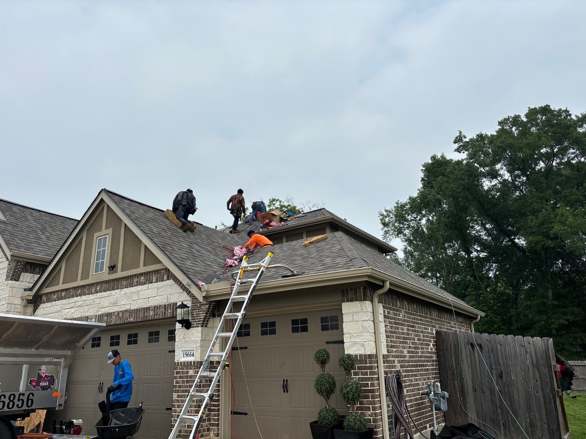 Residential Roofing Installation using Owen's Corning Duration (Lifetime) Shingles by Roof Repair Company