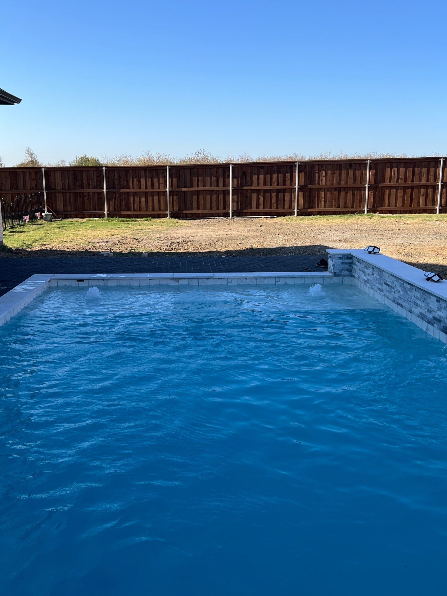 Modern Rectangular Pool with Tanning Ledge by Pinnacle Pools and Spas - DFW