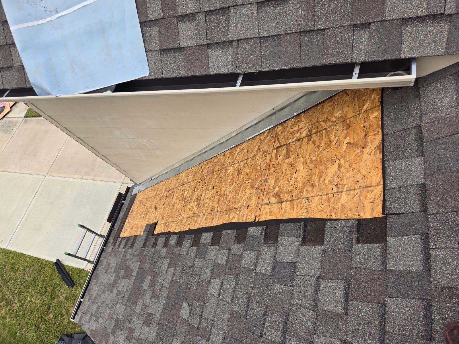 Hail Damage using Owen's Corning Duration (Lifetime) Shingles by Roof Repair Company