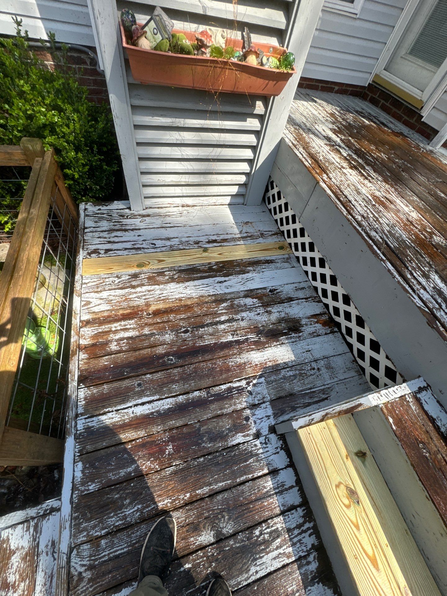 Deck using AcryFin by DuraSeal