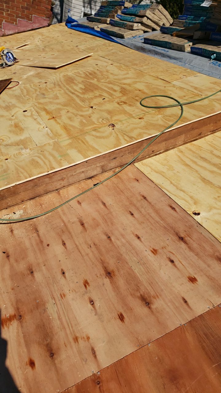 McLean: CertainTeed Landmark Designer Shingles in Charcoal Black by RM Banning, Inc.