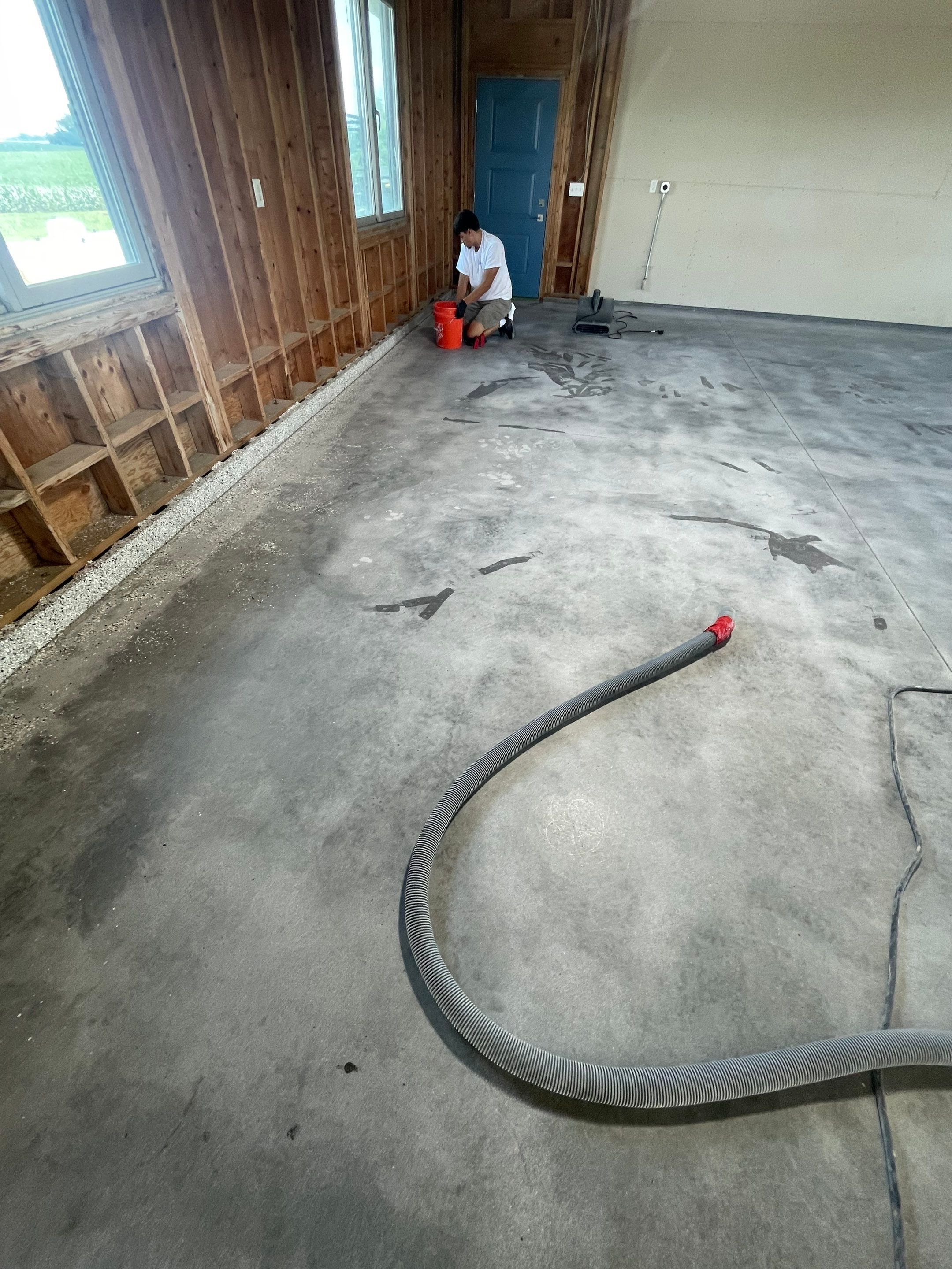 Cabin Fever Coating for Detached Garage in Dell Rapids by Select Painting, Coatings & Garage Cabinets