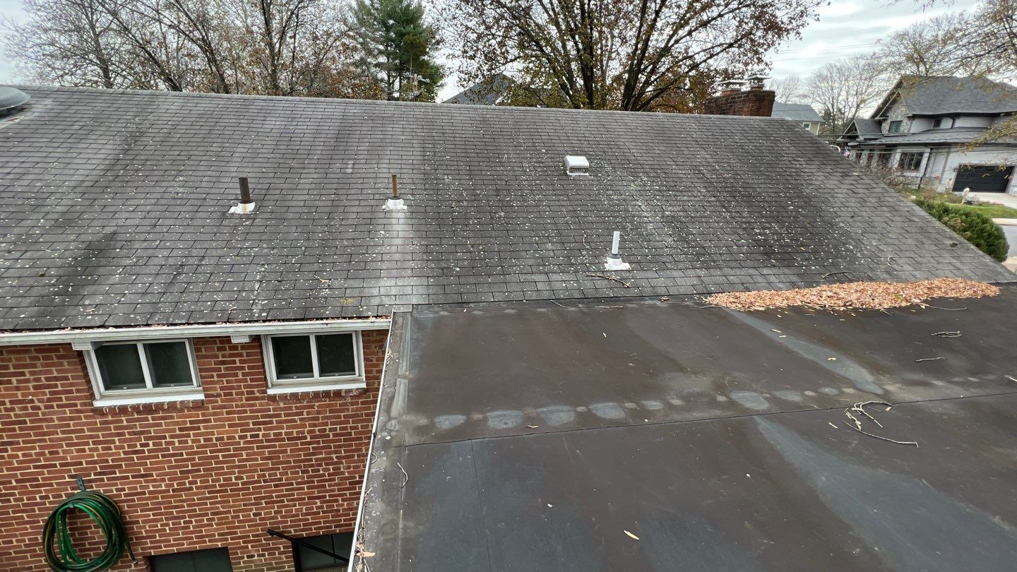 Arlington: CertainTeed Landmark Designer Shingles in Cobblestone Gray by RM Banning, Inc.