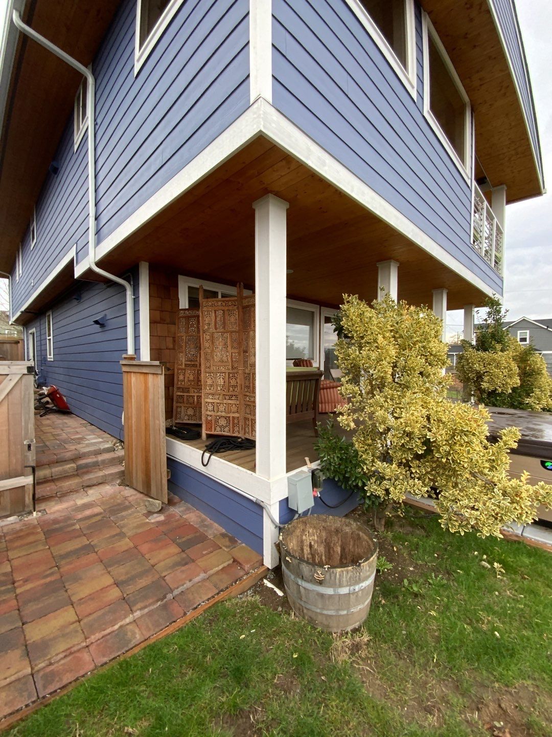 Deck Extension with Hideaway Screen by Alki deck builders 