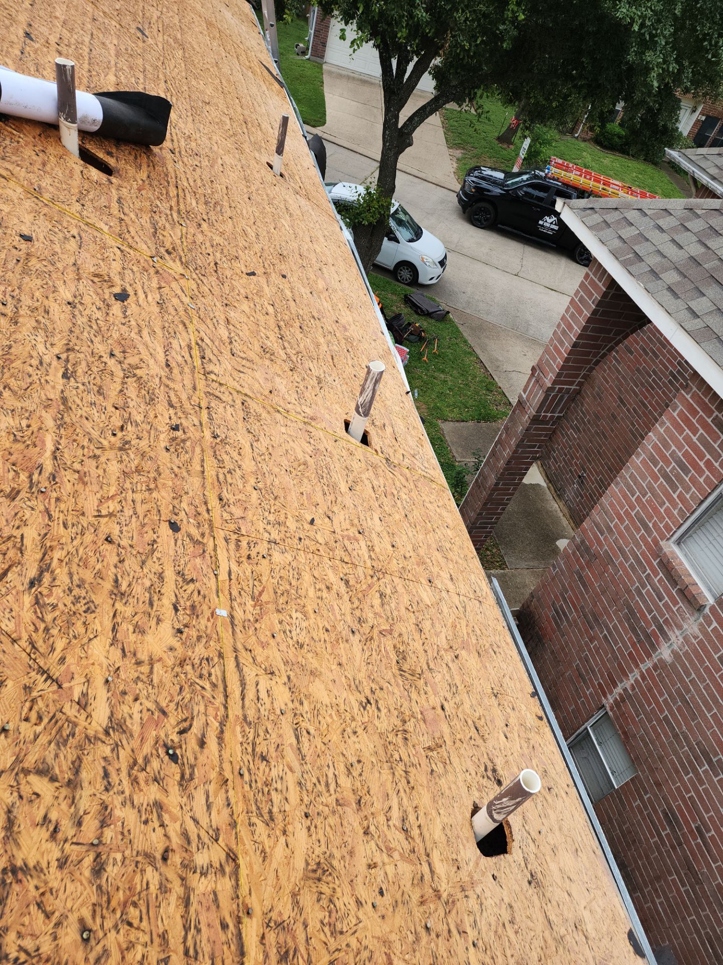 Residential Roofing Installation using Owen's Corning Duration (Lifetime) Shingles by Roof Repair Company