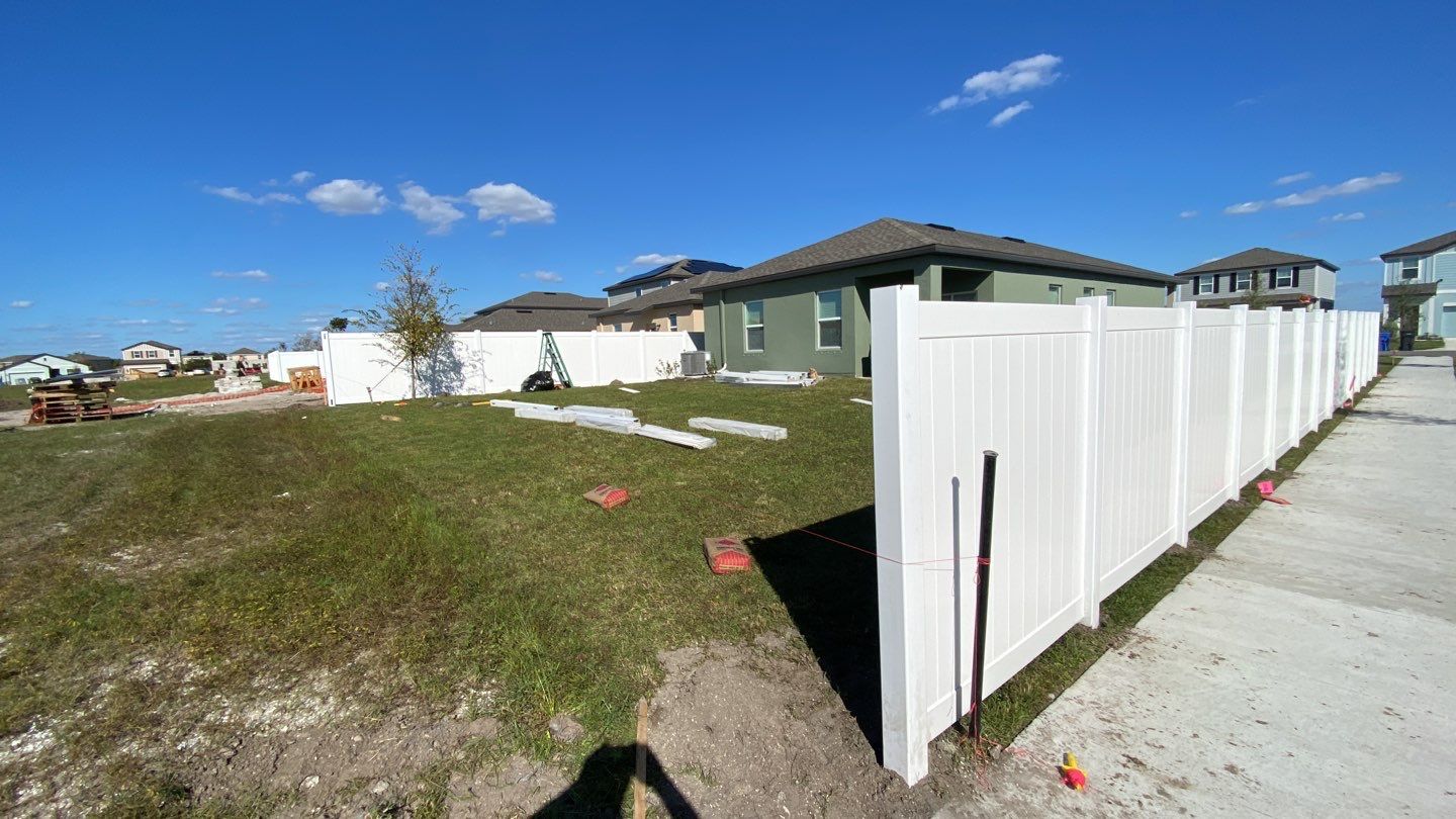 Ruskin, FL  6 ft. Tall White Vinyl Privacy Fence  by Asap fence and gates, LLC
