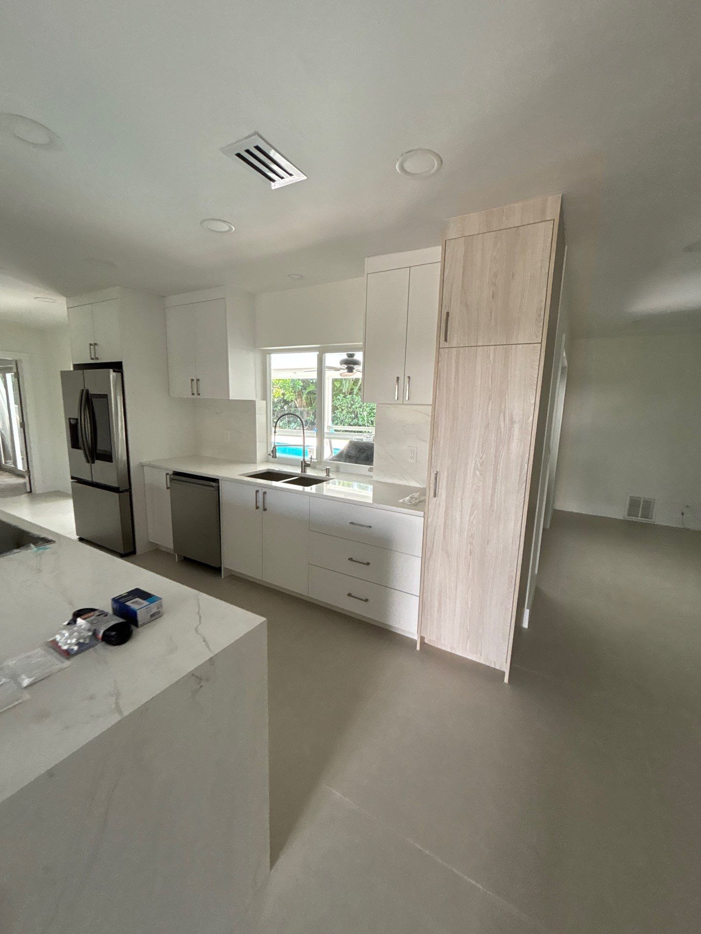 48x48 Flooring - East Boca Raton by Hevi Tile