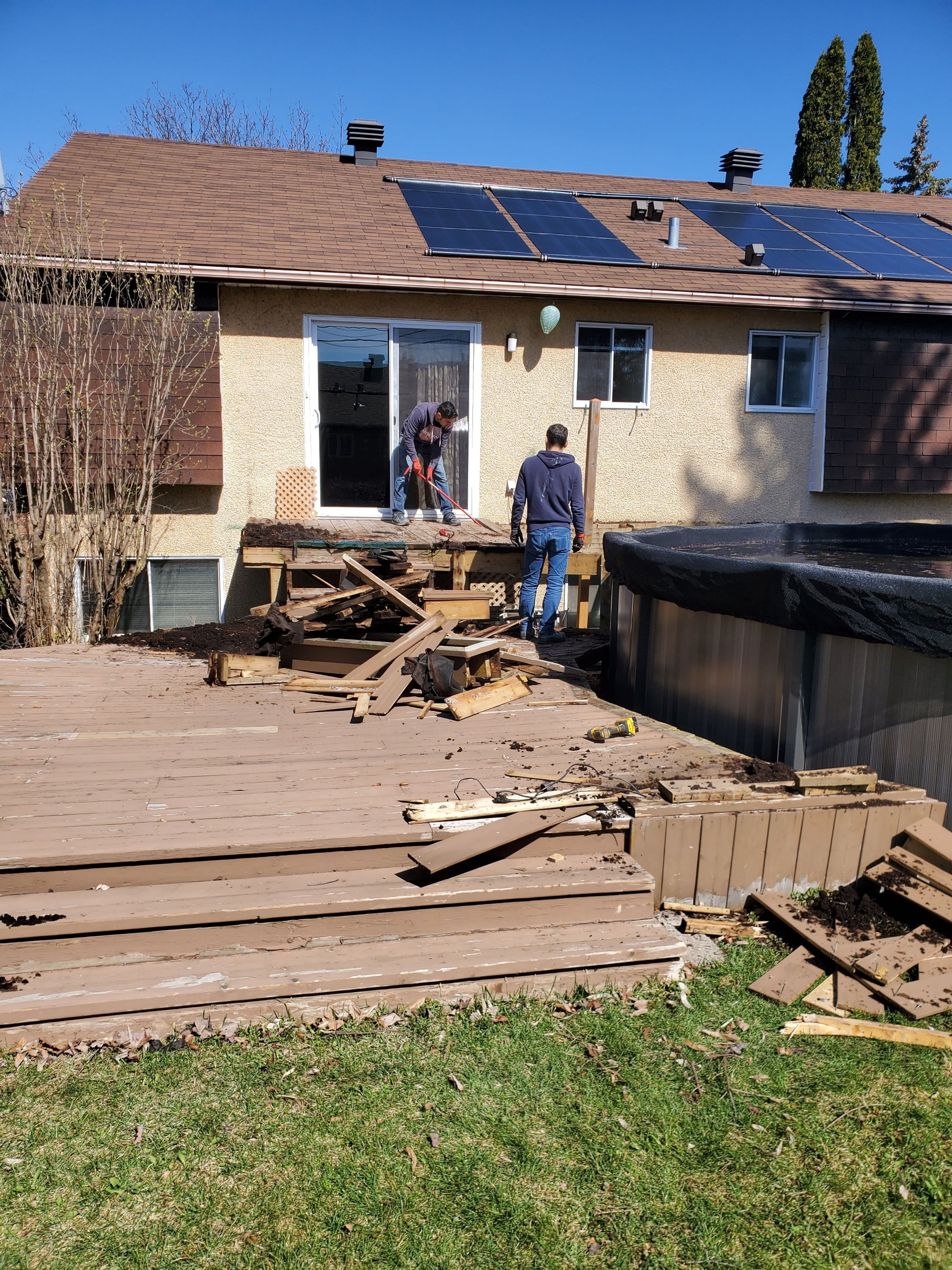 Deck remodelling by Eco-Nature Construction Inc.